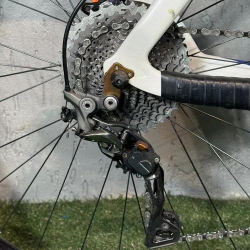 BICICLETA CALOI CARBON TEAM XTR 22V BRANCA/AZUL TAM L
