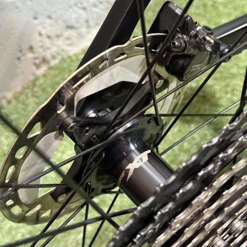 BICICLETA OGGI AGILE PRO CARBON SHIMANO XT 12V FOX 32 PTO 17