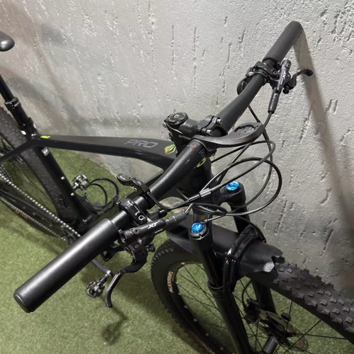 BICICLETA OGGI AGILE PRO CARBON SHIMANO XT 12V FOX 32 PTO 17