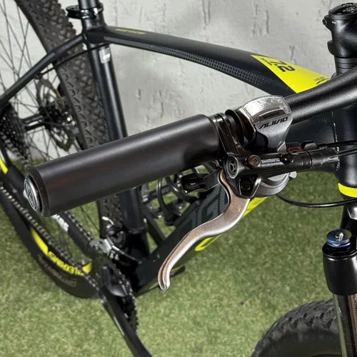 BICICLETA OGGI BIG WHEEL 7.2 2019 SHIMANO 18V PTO/AMR TAM 19