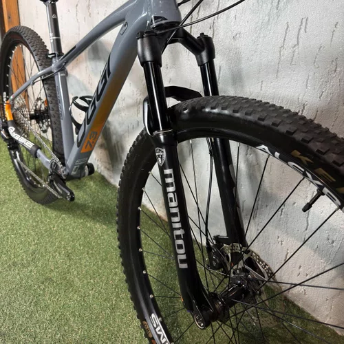 BICICLETA OGGI BIG WHEEL 7.3 DEORE 12V GRAF/LARANJA TAM P