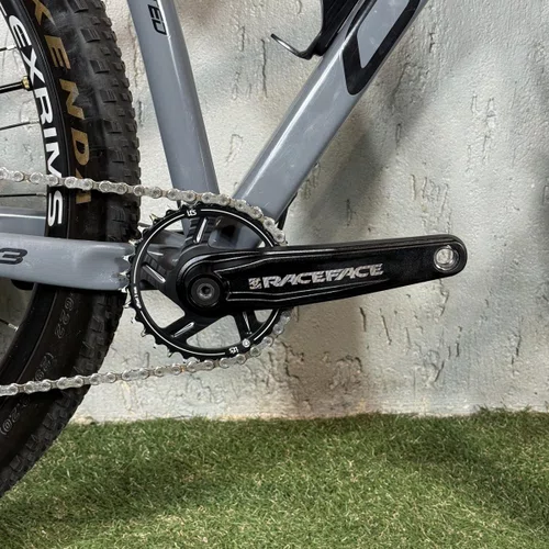 BICICLETA OGGI BIG WHEEL 7.3 DEORE 12V GRAF/LARANJA TAM P