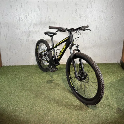 BICICLETA OGGI HACKER SPORT 24 SHIMANO 21 V PRETA/AMARELA