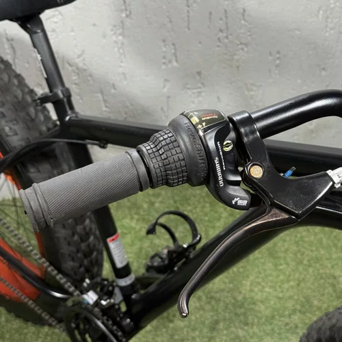 BICICLETA OZARK TRAIL FAT TIRE ARO 26 SHIMANO TOURNEY 21V 