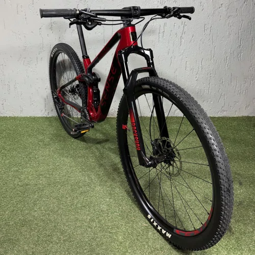 BICICLETA SENSE INVICTUS PRO CARBON  DEORE 12V VERM TAM S 