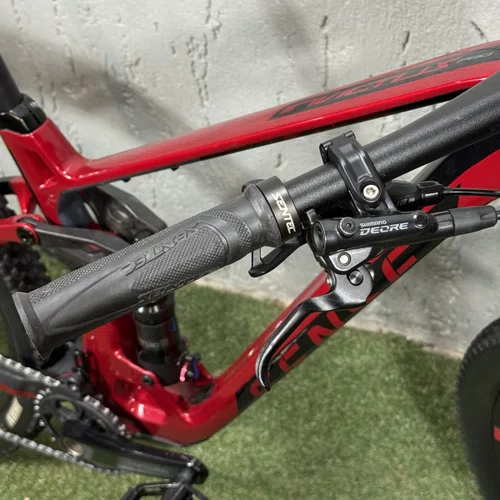 BICICLETA SENSE INVICTUS PRO CARBON  DEORE 12V VERM TAM S 