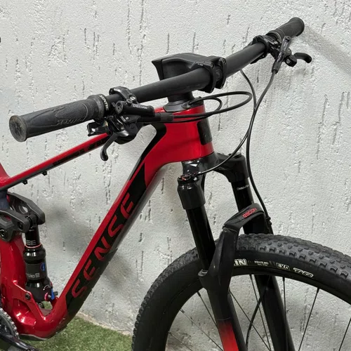 BICICLETA SENSE INVICTUS PRO CARBON  DEORE 12V VERM TAM S 