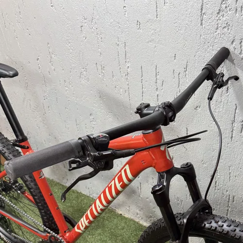 BICICLETA SPECIALIZED ROCKHOPPER ELITE 2021 10V VRM/VD TAM L