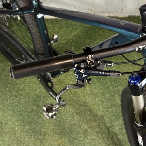 BICICLETA TREK MARLIN 7 ARO 29 12V SHIMANO CAMALEÃO TAM M