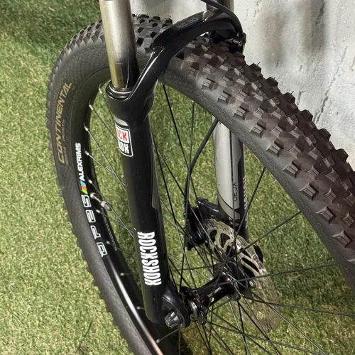 BICICLETA TREK MARLIN 7 ARO 29 12V SHIMANO CAMALEÃO TAM M