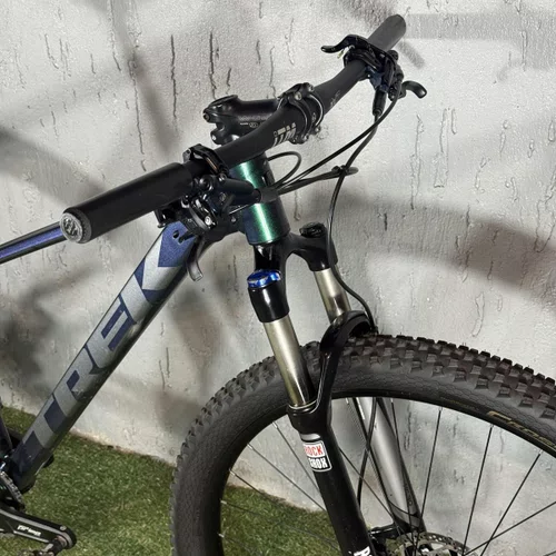 BICICLETA TREK MARLIN 7 ARO 29 12V SHIMANO CAMALEÃO TAM M