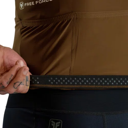 CAMISA C. MASCULINA FREE FORCE ENDURANCE RACEFIT MARROM