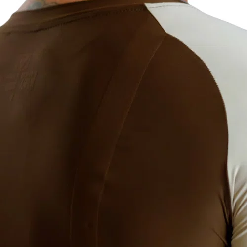CAMISA C. MASCULINA FREE FORCE ENDURANCE RACEFIT MARROM