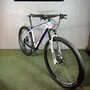 BICICLETA CALOI CARBON TEAM XTR 22V BRANCA/AZUL TAM L