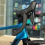 BICICLETA SPEED CARBONO SWIFT UNIVOX COMP DISC 2025 AZUL/PRE